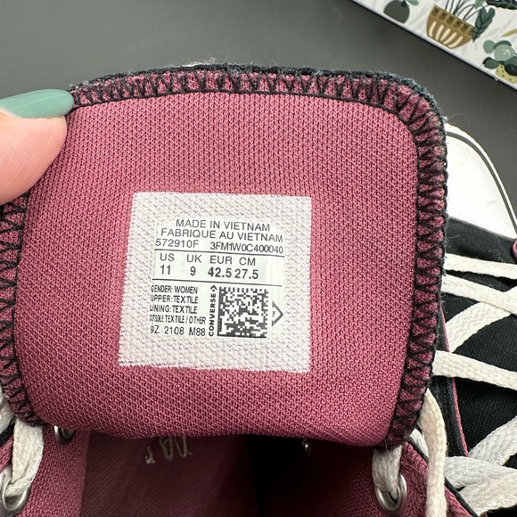 Converse - Picture 4 of 6